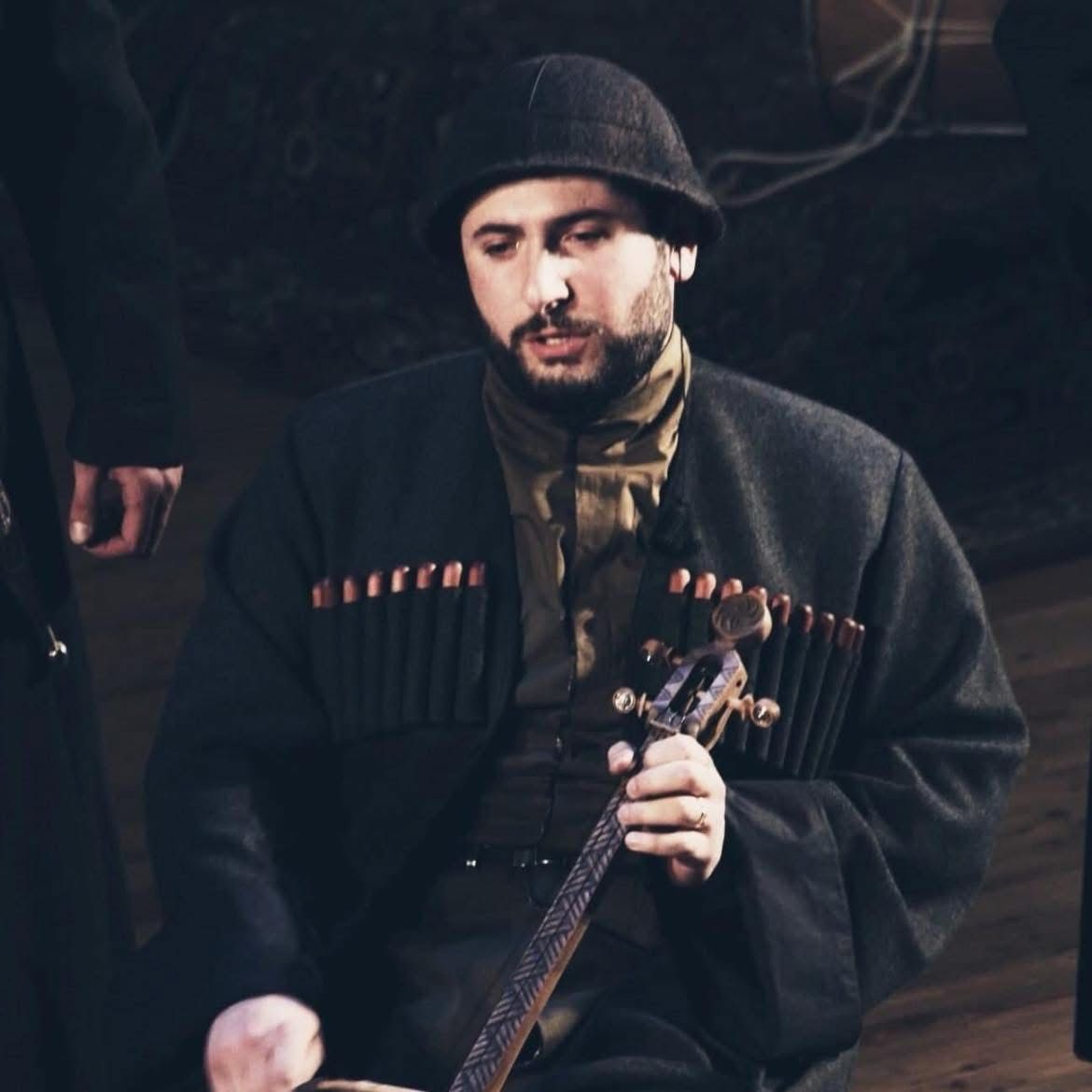 Tornike Skhiereli performing